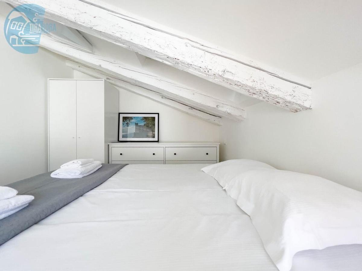 Corridoni 4C Tirabora Short Rent Apartment Trieste Bagian luar foto